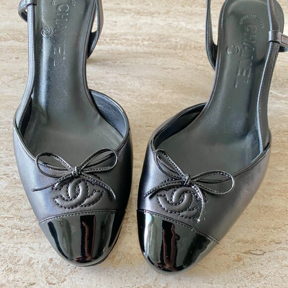 Vintage Chanel CC Bow Cap Toe Slingback Heels - Picture 5 of 7